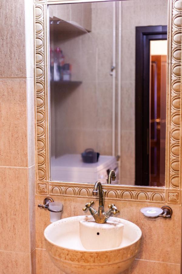 Spacious Apartment In City Centre ยาช ภายนอก รูปภาพ