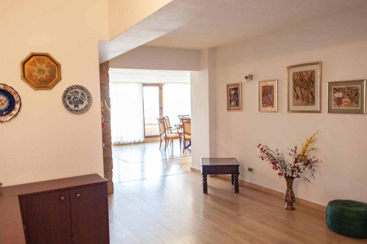 Spacious Apartment In City Centre ยาช ภายนอก รูปภาพ