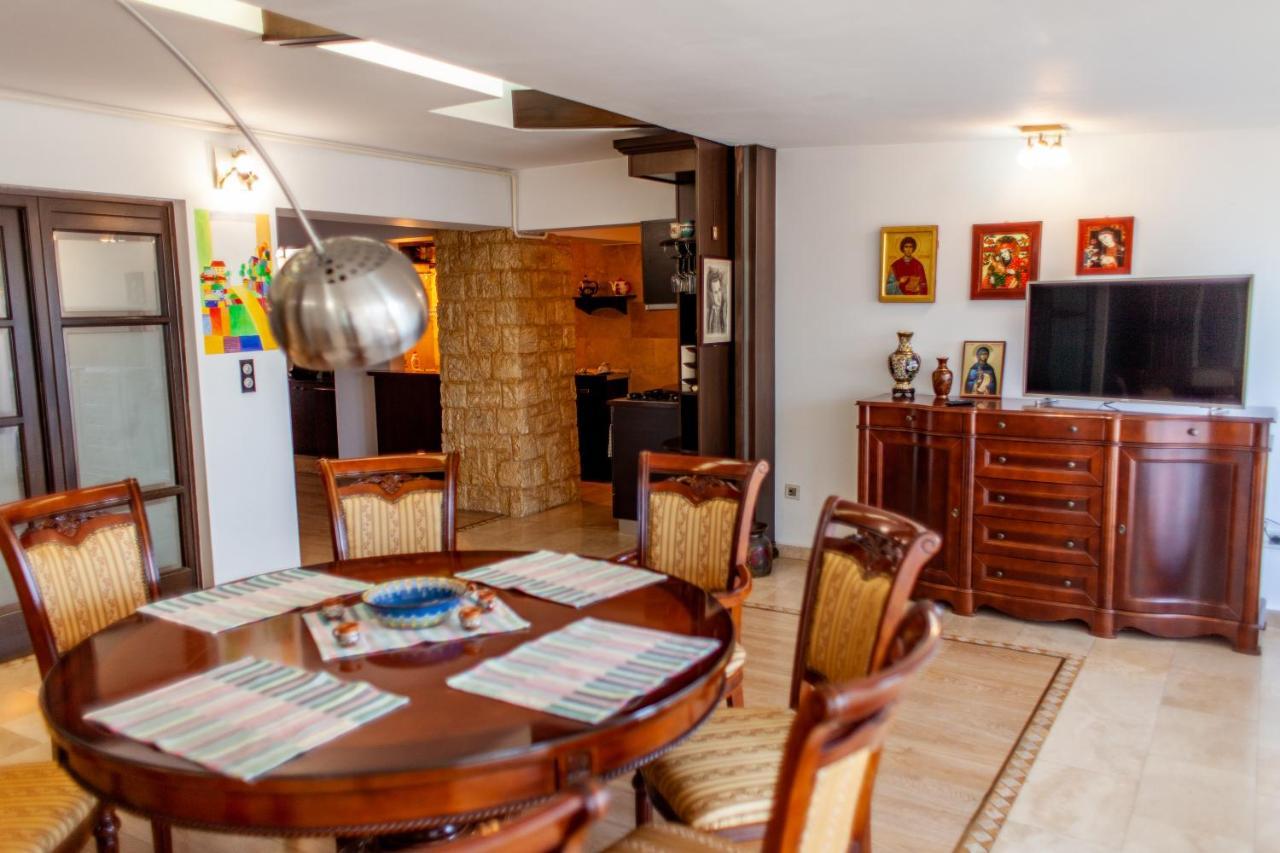 Spacious Apartment In City Centre ยาช ภายนอก รูปภาพ
