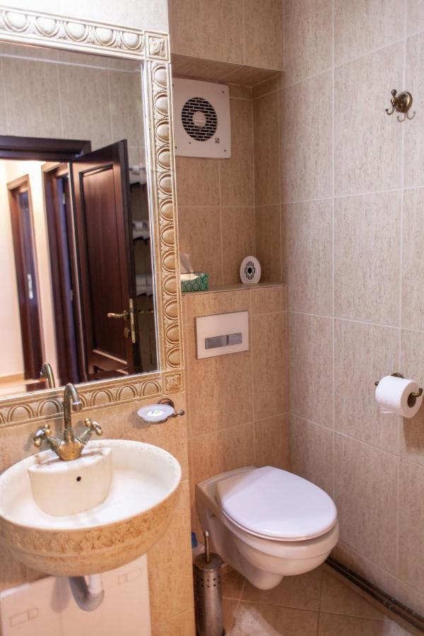 Spacious Apartment In City Centre ยาช ภายนอก รูปภาพ