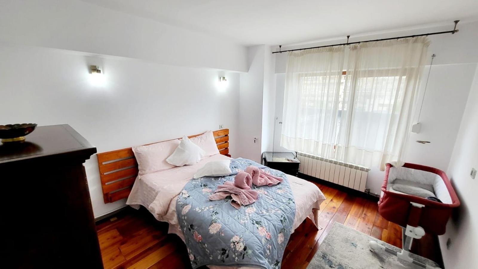 Spacious Apartment In City Centre ยาช ภายนอก รูปภาพ
