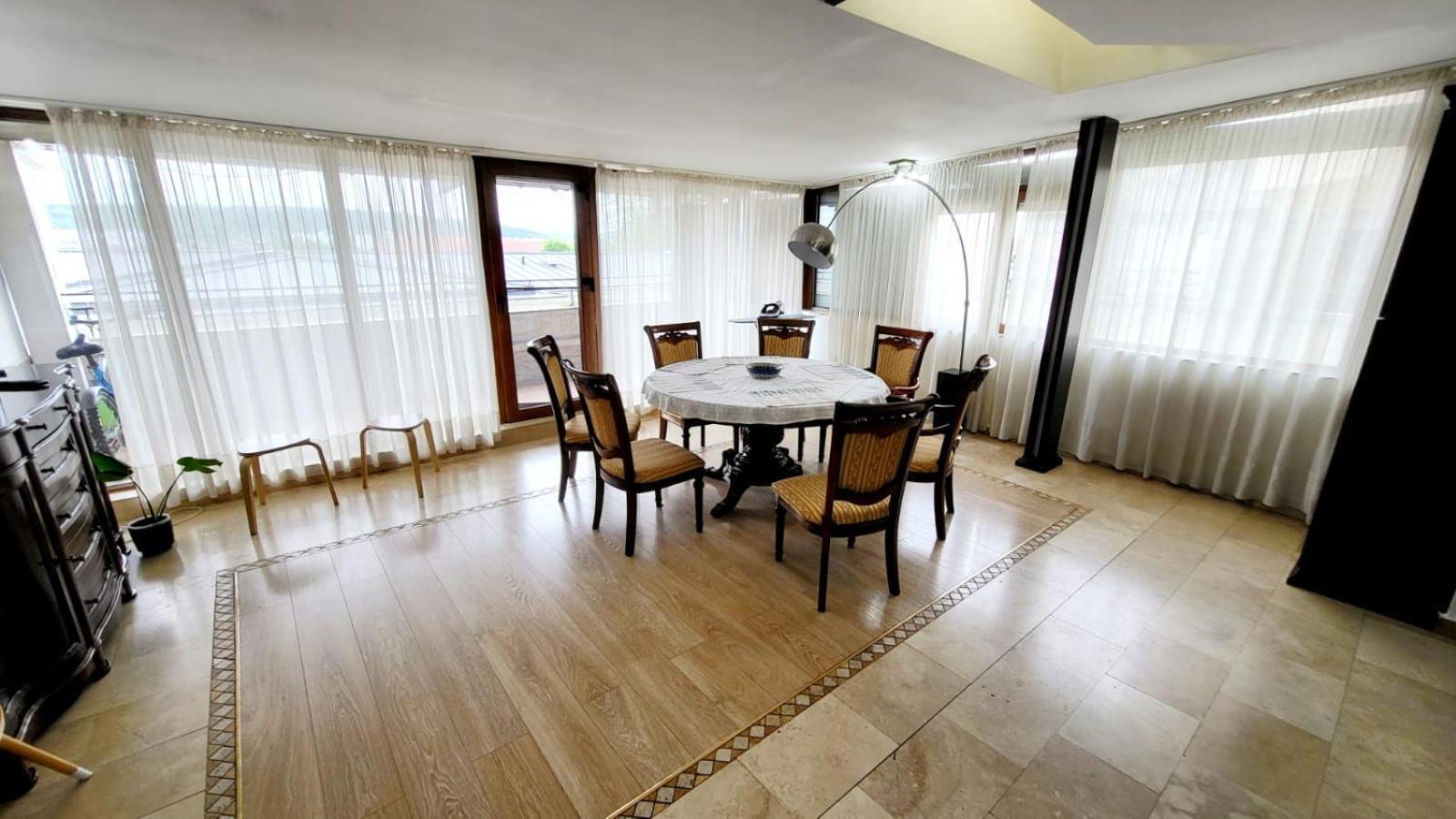 Spacious Apartment In City Centre ยาช ภายนอก รูปภาพ